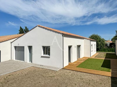 /international/fr/le-perrier-pays-de-la-loire-310107577963/