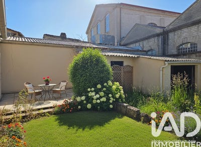 /international/fr/ruelle-sur-touvre-charente-310108260805/