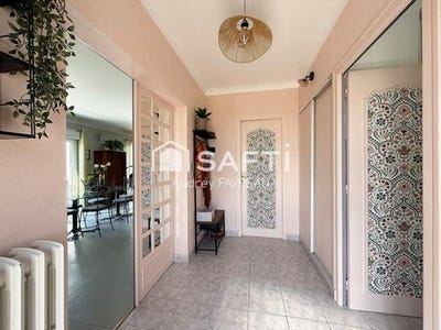 /international/fr/parthenay-charente-310100498653/