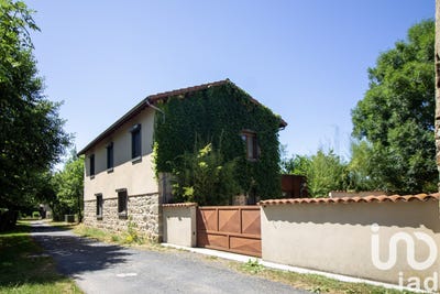 /international/fr/marsac-en-livradois-auvergne-310100886260/