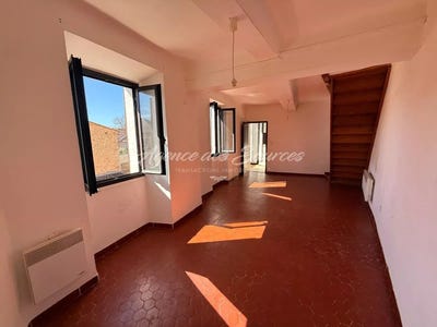 /international/fr/varages-provence-alpes-cote-d-azur-310107368208/