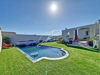 /international/fr/sauvian-languedoc-roussillon-310105748015/