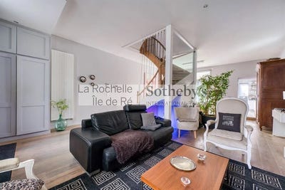 /international/fr/la-rochelle-franche-comte-310119651954/