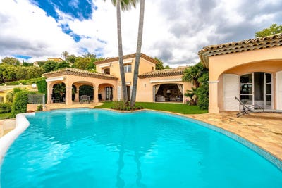 /international/fr/sainte-maxime-provence-alpes-cote-d-azur-310101061164/?lang=en