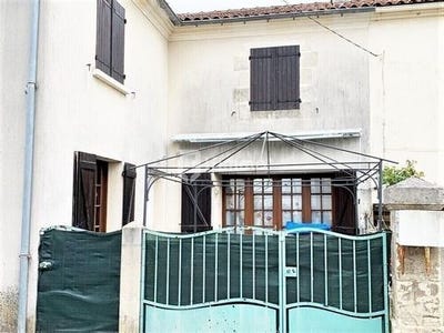 /international/fr/la-lande-de-fronsac-aquitaine-310100405446/?lang=zh-tw