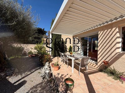 /international/fr/aigues-mortes-languedoc-roussillon-310107530494/