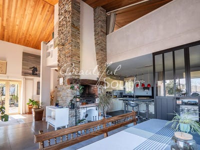 /international/fr/montesquieu-des-alberes-languedoc-roussillon-310108291339/