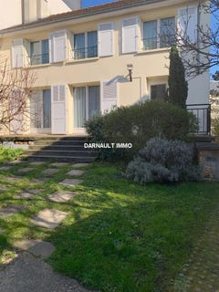 /international/fr/saint-cyr-l-ecole-ile-de-france-310101059574/?lang=zh-tw