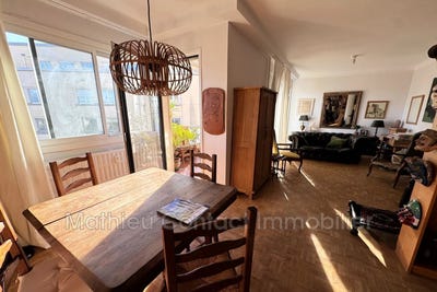 /international/fr/nimes-languedoc-roussillon-120096207811/