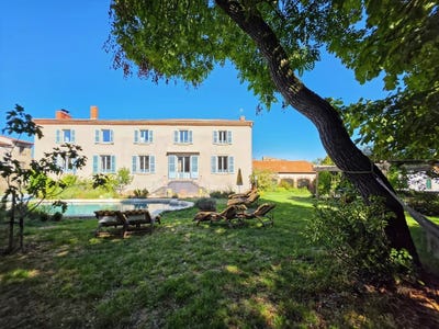 /international/fr/issoire-auvergne-310119919297/