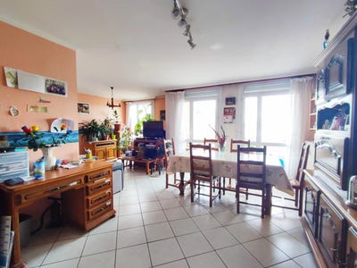 /international/fr/saint-etienne-pays-de-la-loire-310101182171/?lang=id