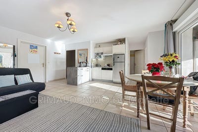 /international/fr/grimaud-provence-alpes-cote-d-azur-310100711185/