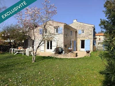 /international/fr/saintes-charente-310103808990/
