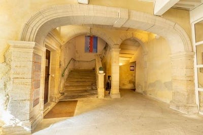 /international/fr/carpentras-provence-alpes-cote-d-azur-120087680302/