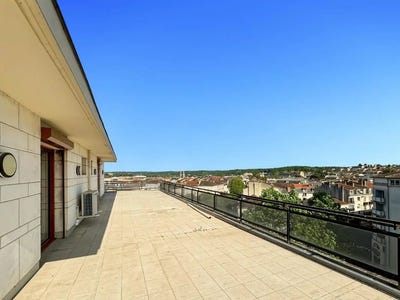 /international/fr/perigueux-aquitaine-310107864795/