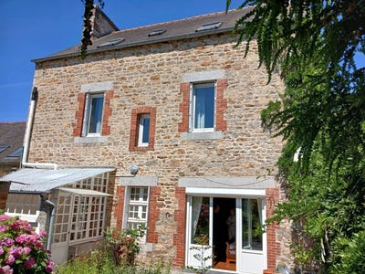 /international/fr/guingamp-brittany-310100936746/