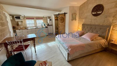/international/fr/uzes-languedoc-roussillon-310105925032/