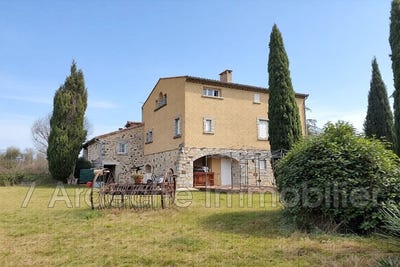 /international/fr/villeneuve-de-berg-rhone-310108263977/?lang=it