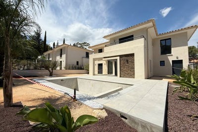 /international/fr/cavalaire-sur-mer-provence-alpes-cote-d-azur-310101225674/?lang=en