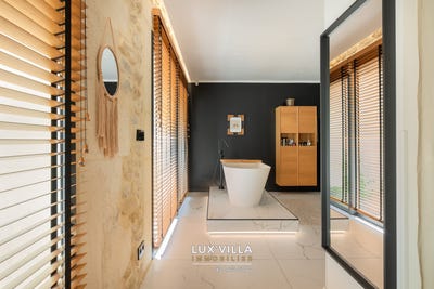 /international/fr/lattes-languedoc-roussillon-310110358020/