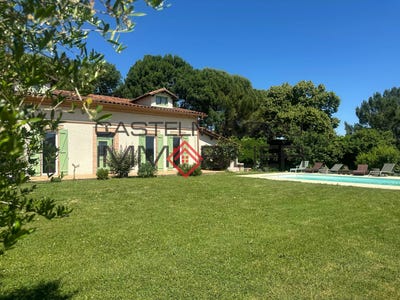 /international/fr/lapeyrouse-fossat-midi-pyrenees-310106942928/