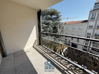/international/fr/clermont-ferrand-auvergne-310108464912/
