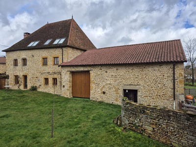 /international/fr/paray-le-monial-burgundy-310105832050/