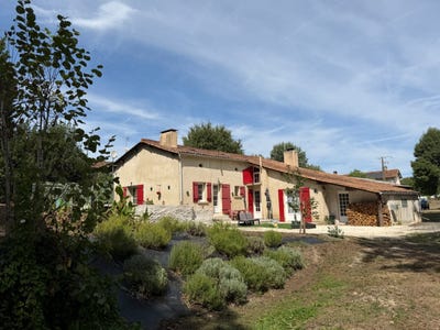 /international/fr/saint-aigulin-charente-310119799071/