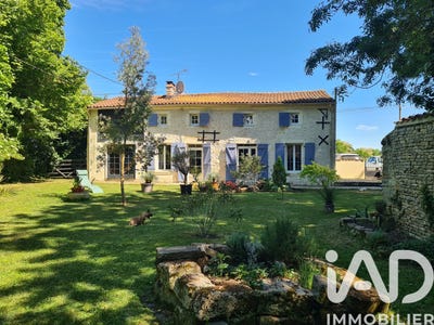 /international/fr/nantille-charente-310105380517/