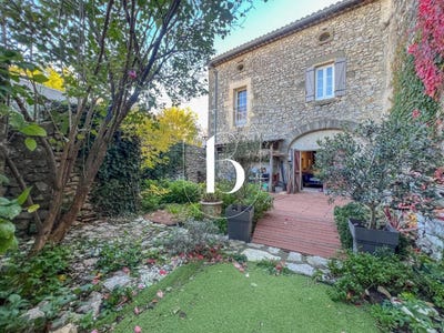 /international/fr/lussan-languedoc-roussillon-310107252224/