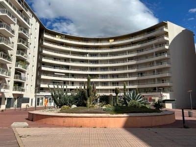 /international/fr/perpignan-languedoc-roussillon-310101045032/?lang=en