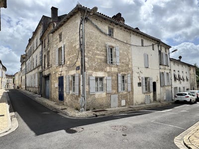 /international/fr/jarnac-charente-310108525284/
