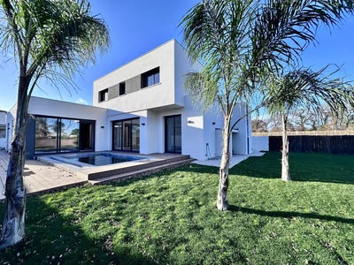 /international/fr/pollestres-languedoc-roussillon-310101444903/