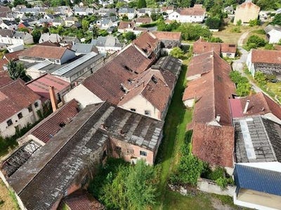 /international/fr/mehun-sur-yevre-centre-val-de-loire-310102849499/