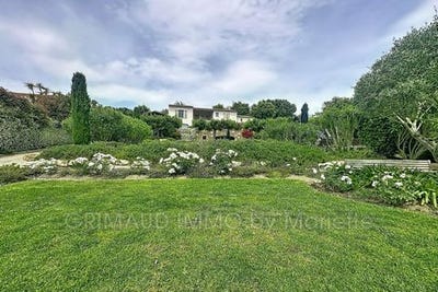 /international/fr/sainte-maxime-provence-alpes-cote-d-azur-310108433324/