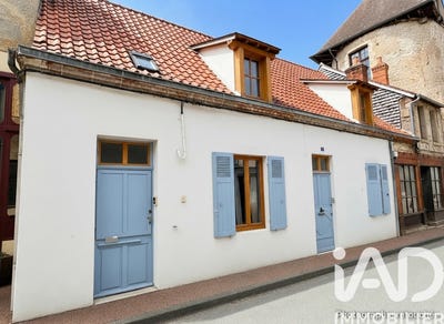 /international/fr/ainay-le-chateau-auvergne-310108320520/