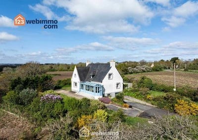 /international/fr/le-roudour-tredrez-locquemeau-brittany-120095038464/