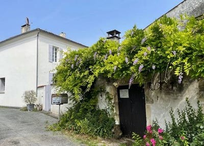 /international/fr/saint-hilaire-de-villefranche-charente-310100763088/?lang=en