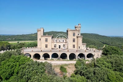 /international/fr/villeneuve-les-avignon-languedoc-roussillon-310101336878/?lang=en