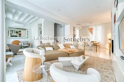 /international/fr/la-rochelle-franche-comte-310101109233/