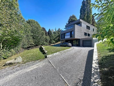 /international/fr/evian-les-bains-rhone-310110262697/