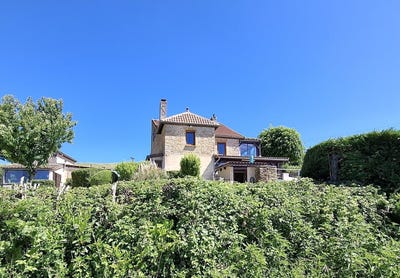 /international/fr/saint-gengoux-le-national-burgundy-310106243315/