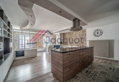 /international/fr/lons-le-saunier-franche-comte-310108137876/