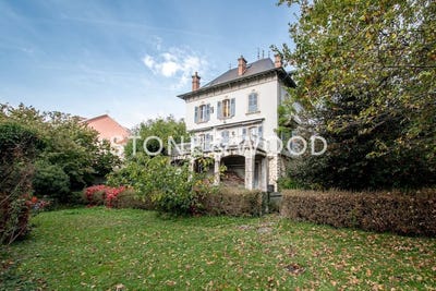 /international/fr/saint-julien-en-genevois-rhone-310107302593/