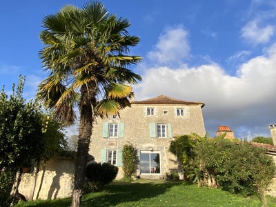 /international/fr/montmoreau-charente-310106084232/
