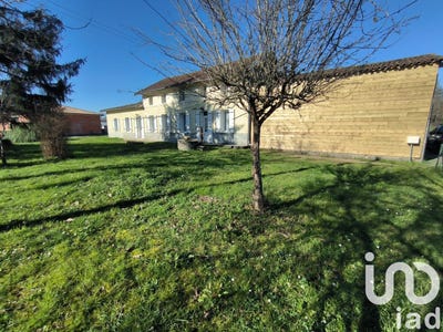 /international/fr/savignac-de-l-isle-aquitaine-310097212393/
