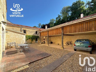 /international/fr/fontenay-le-comte-pays-de-la-loire-310100991094/