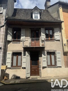 /international/fr/vic-sur-cere-auvergne-310104828878/