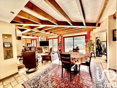 /international/fr/quimper-brittany-310097681632/