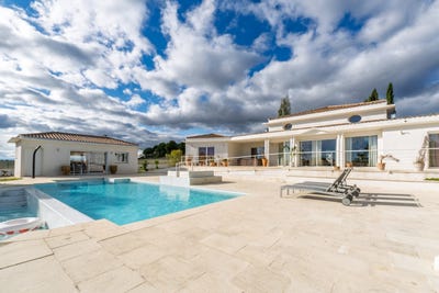 /international/fr/beziers-languedoc-roussillon-310120010275/